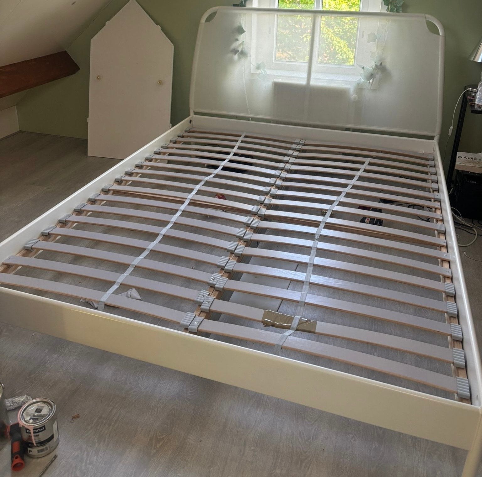 GRATIS OPHALEN: Wit metalen bedframe met lattenbodem, Ophalen, Gebruikt, Wit, Tweepersoons