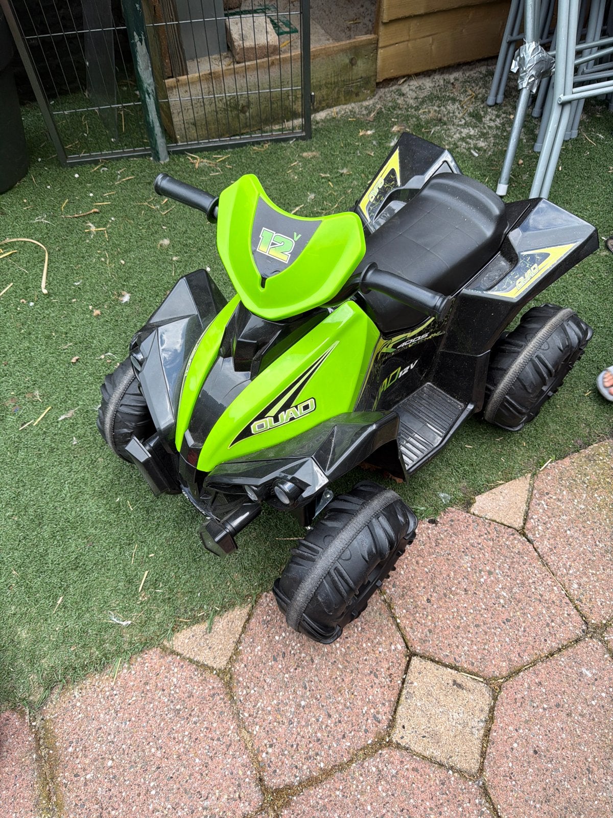 Elektrische kinderquad 12V - Groen/Zwart, Gebruikt