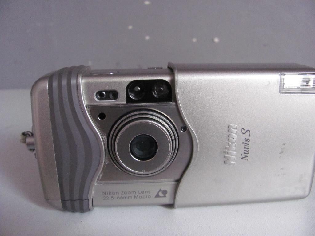 Nikon nuvis S analoge camera met nikon zoomlens, Audio, Tv en Foto, Fotocamera's Analoog, Ophalen of Verzenden, Zo goed als nieuw