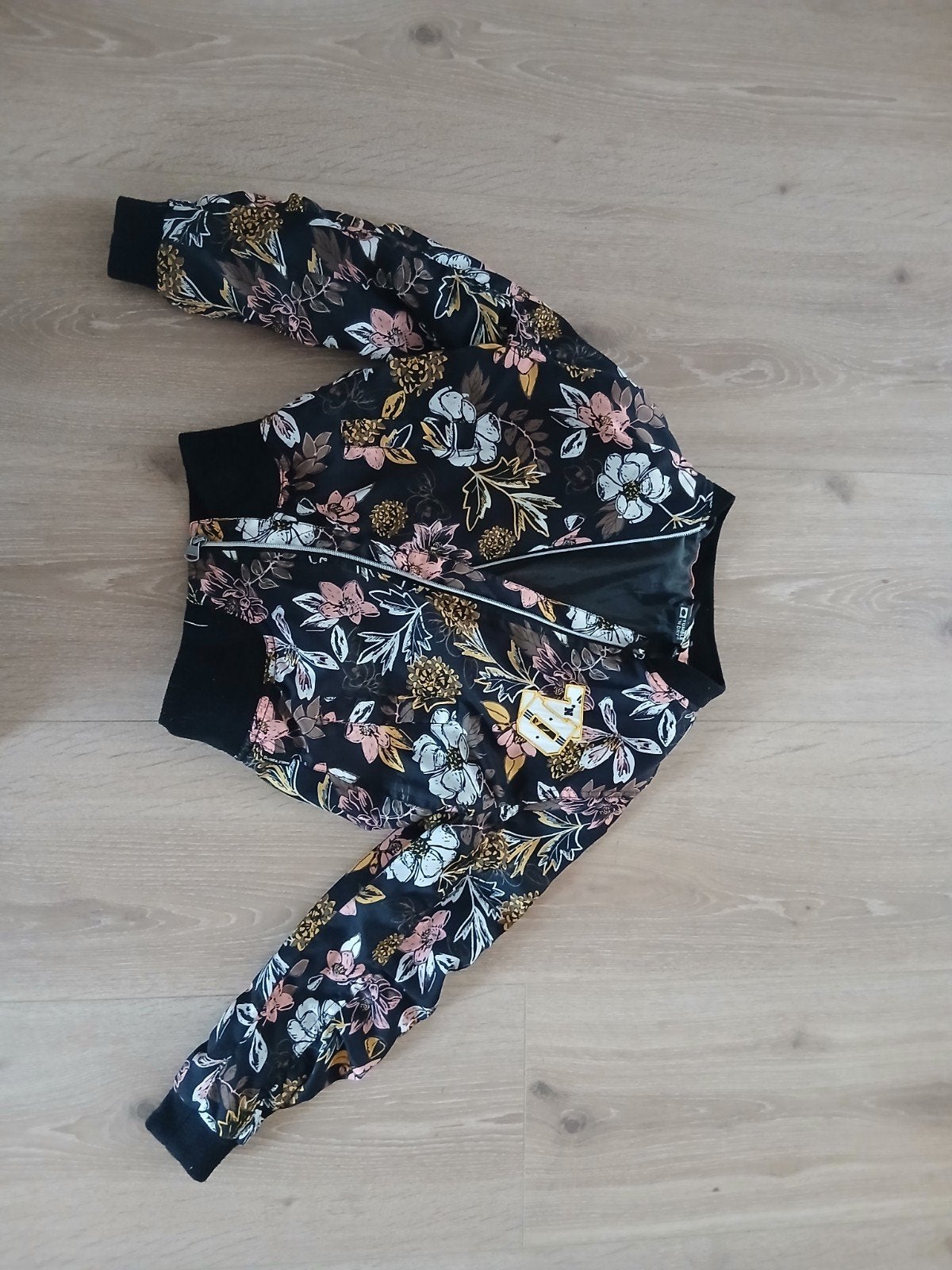 Tumble 'N Dry bomberjack met bloemenprint, maat 146/152, Kinderen en Baby's, Meisje, Ophalen of Verzenden, Jas, Gebruikt