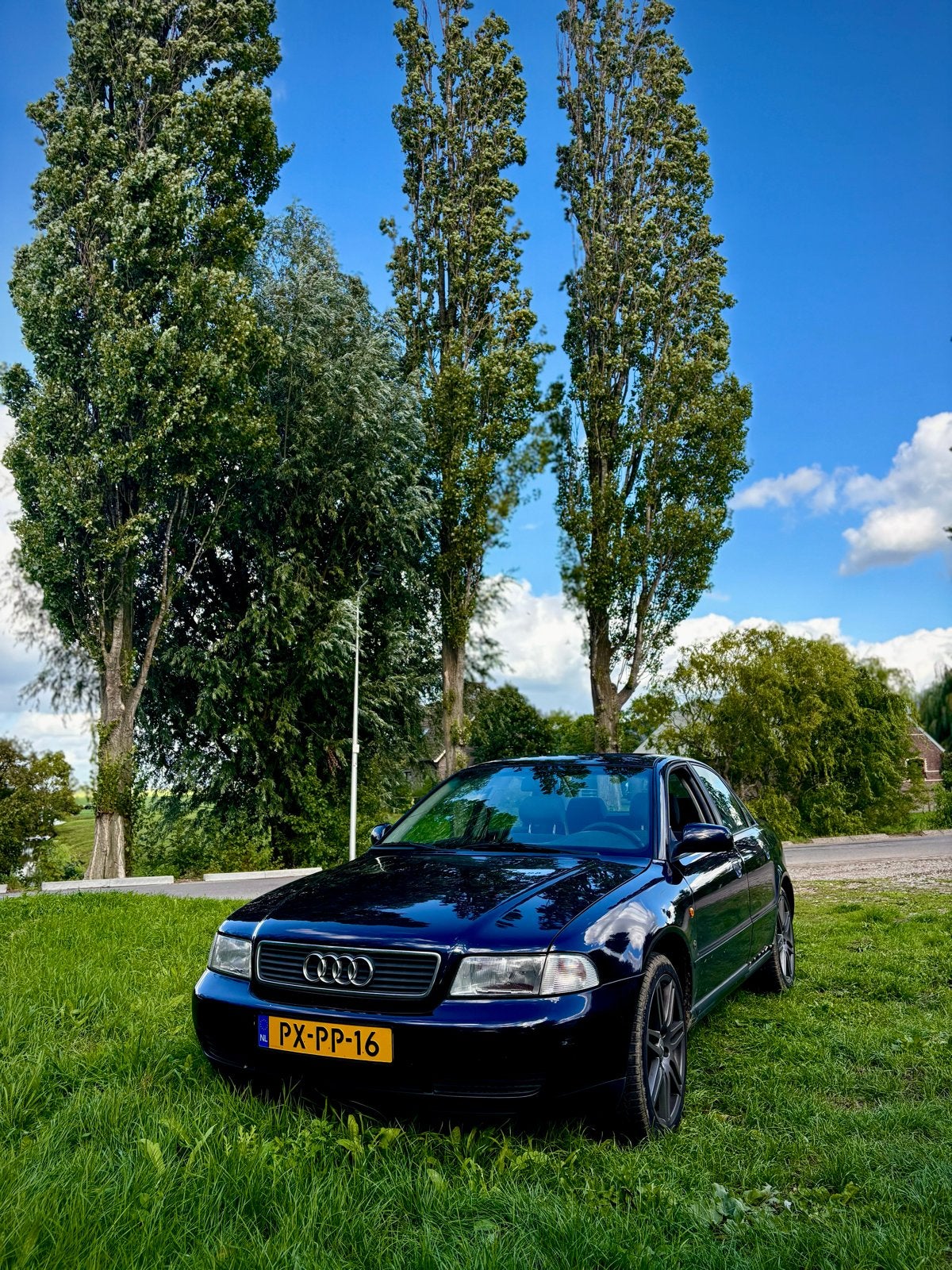 Audi A4 1.8 20V 92KW 1997 Blauw, Auto's, 4 cilinders, Blauw, A4, Origineel Nederlands