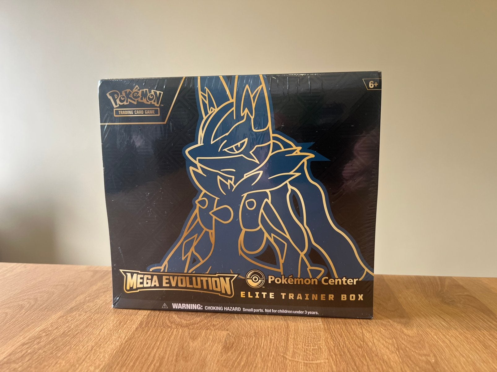 Mega Lucario ETB - Pokémon Center (EXCLUSIEF), Ophalen, Nieuw, Boosterbox, Foil