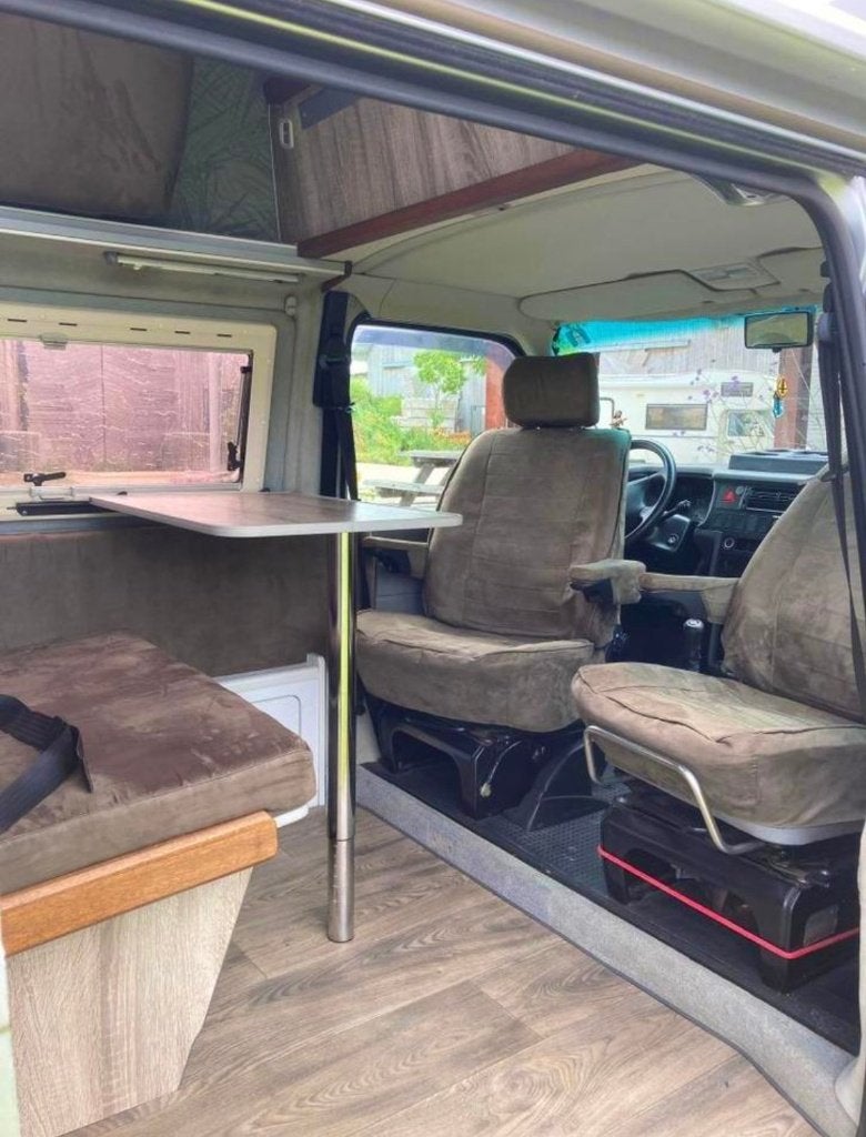 Foto 5 van Mooie Volkswagen Transporter T4 camper / camperbus te koop!