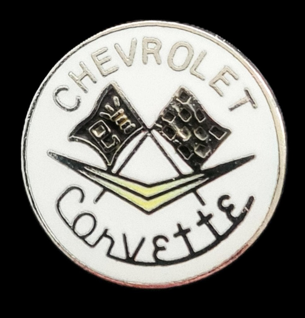Chevrolet Corvette pin- wit emaille, Verzamelen, Ophalen of Verzenden, Nieuw, Transport, Speldje of Pin