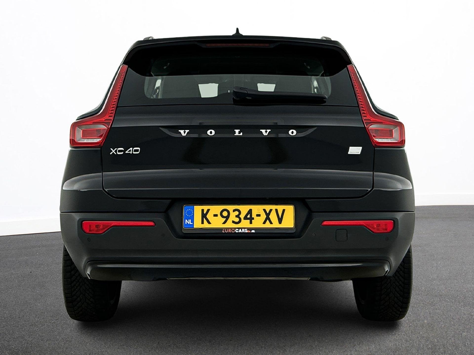 Volvo XC40 1.5 T4 Recharge R-Design Expression Auto. Navigat, Auto's, Volvo, Stof, Euro 6, 1712 kg, Zwart