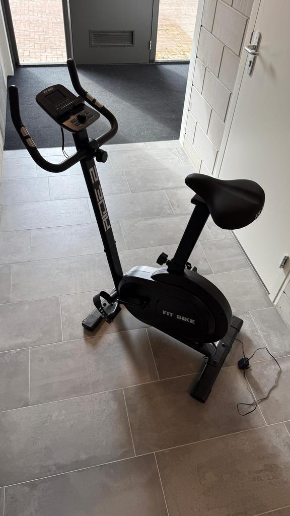 Hometrainer Fitbike Ride 2 - Elektronisch Verstelbaar, Ophalen of Verzenden, Zo goed als nieuw, Metaal, Benen