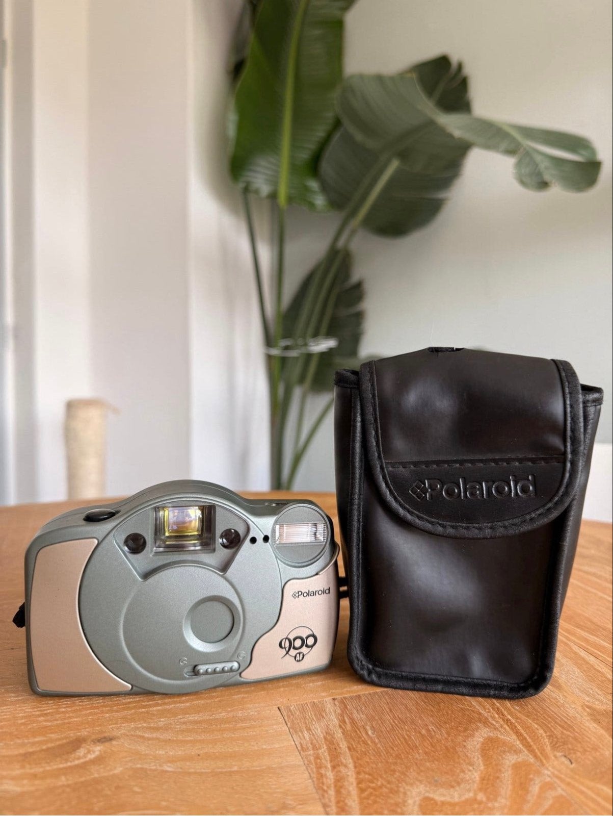 Polaroid 900 Compact Camera met hoesje, Ophalen of Verzenden, Gebruikt, Compact, Polaroid