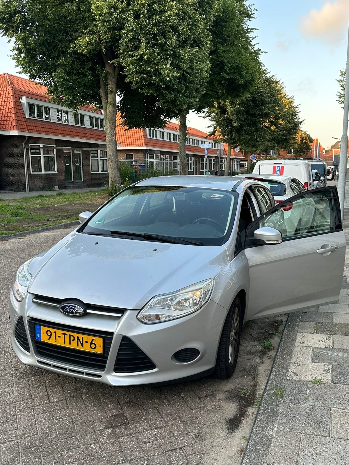 Ford Focus 1.6 Ti-vct 77KW Wagon 2012 Grijs, 1596 cc, 4 cilinders, 635 kg, Origineel Nederlands