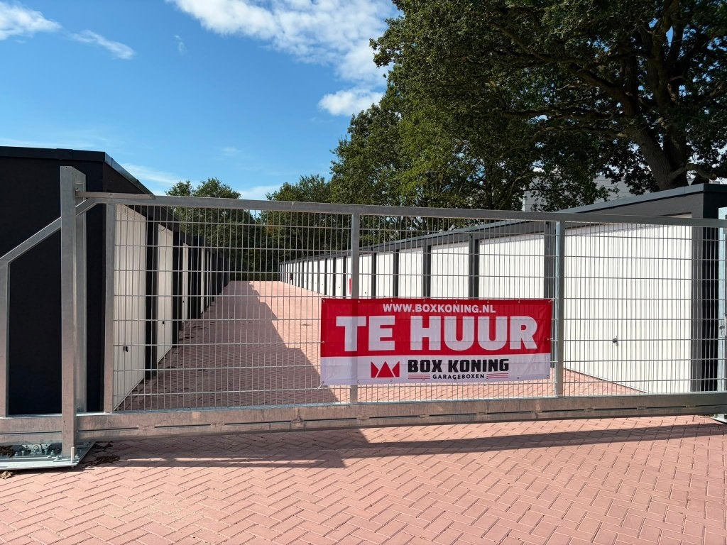 21 m2 Garagebox / Opslagruimte te huur in Emmen – 24/7, Auto diversen