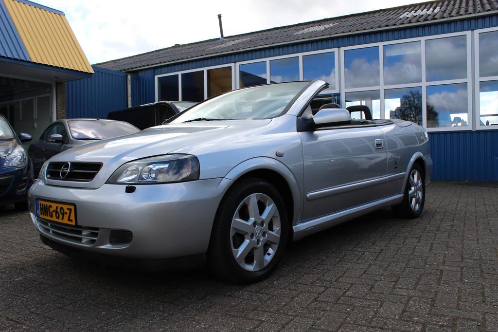 Opel Astra Cabriolet 2.2-16V "Bertone" Leder - Xenon - Cruis, Auto's, Opel, Voorwielaandrijving, Gebruikt, Zwart, 4 cilinders