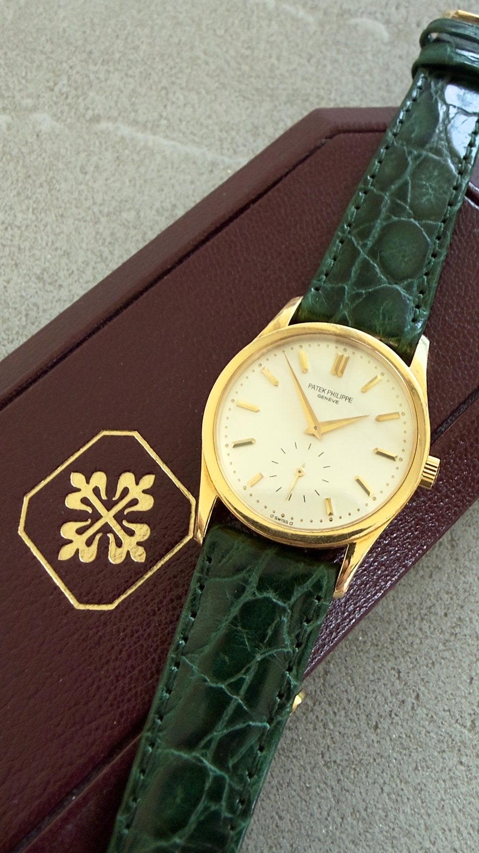 Patek Phillipe Calatrava 3796, Leer, Polshorloge, Zo goed als nieuw, Goud