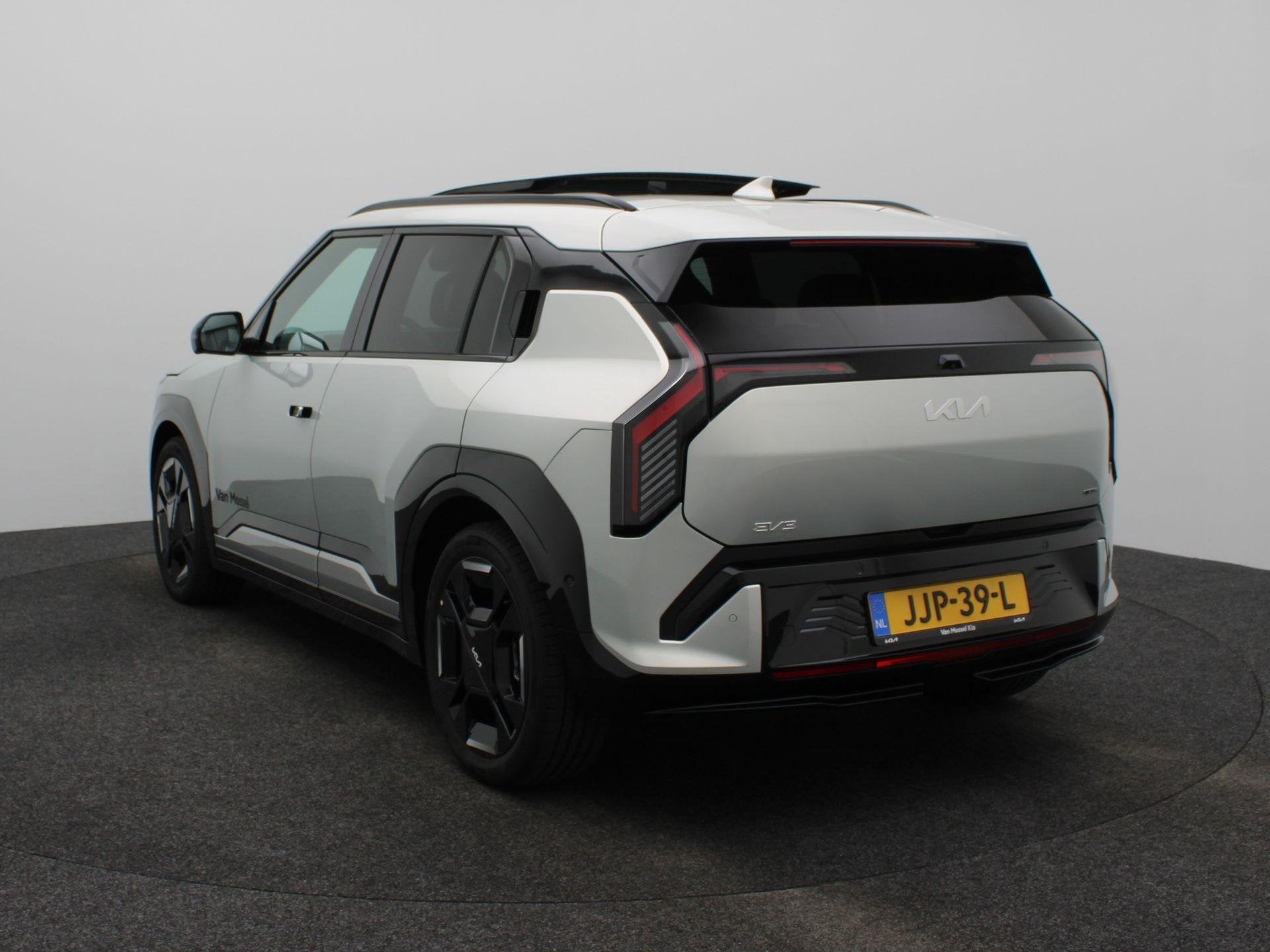 Kia EV3 GT-PlusLine 81.4 kWh | Leder | Pano Dak | Elektrisch, Auto's, 510 min, Origineel Nederlands, 204 pk, 1000 kg