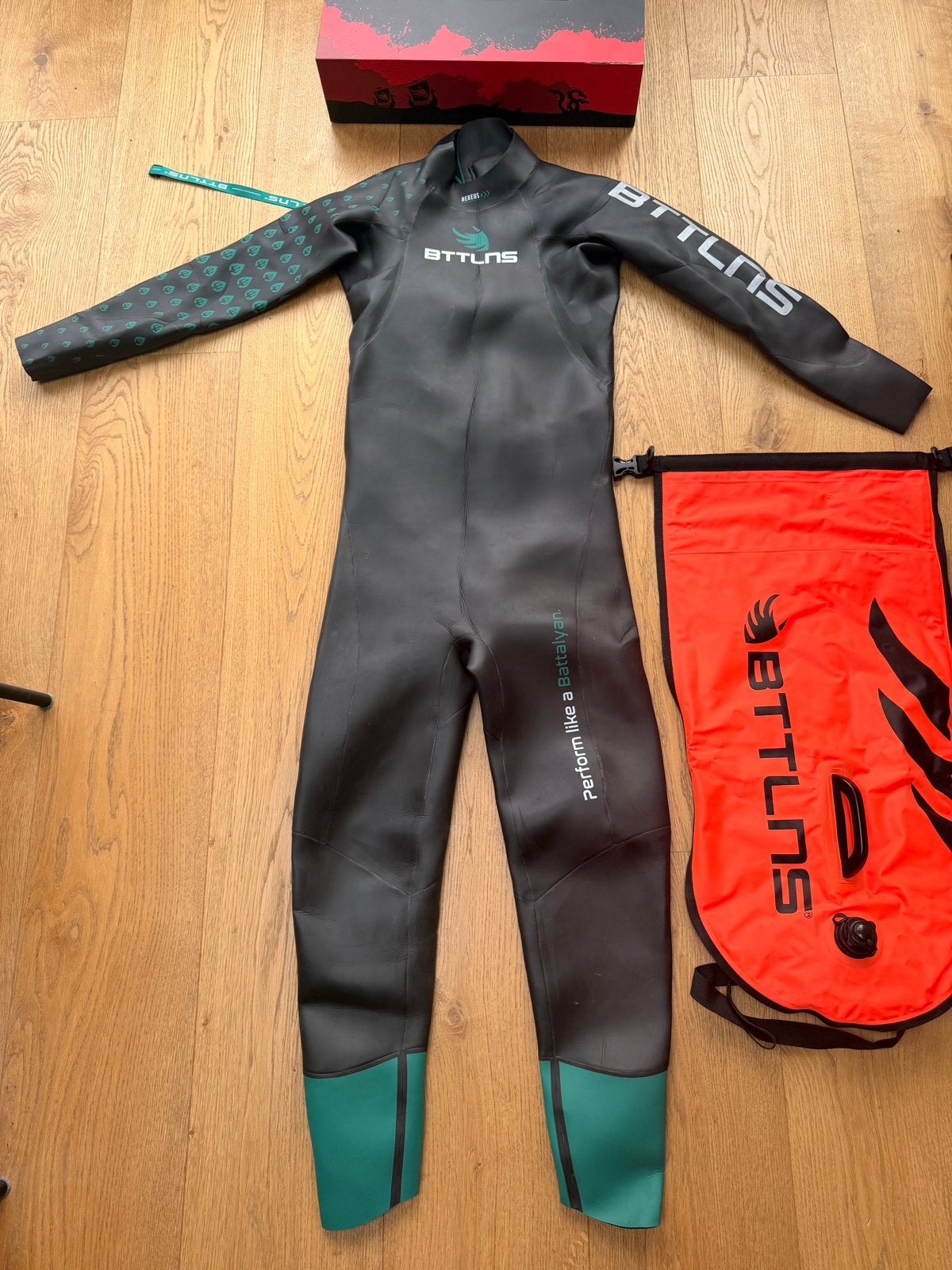 BTTLS Nereus 2.0 Wetsuit 2XL met Drybag - Zo goed als nieuw, Ophalen of Verzenden, Zo goed als nieuw, Dame of Heer, Wetsuit