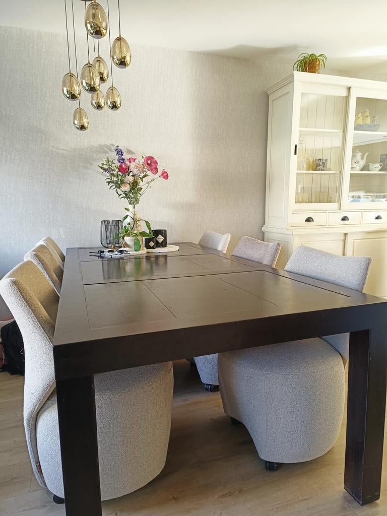 Henders en Hazel Eettafel, donkerbruin, Ophalen, Gebruikt, 100 tot 150 cm, 200 cm of meer