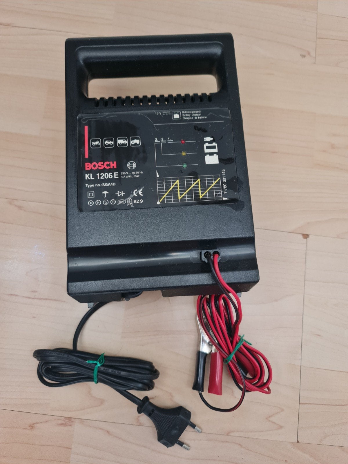 Bosch KL 1206 E Acculader - Betrouwbaar en Gebruikt, Ophalen of Verzenden, Gebruikt