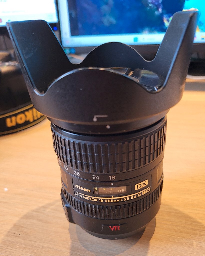 Nikon AF-S NIKKOR 18-200mm f/3.5-5.6G ED VR DX lens., Audio, Tv en Foto, Fotografie | Lenzen en Objectieven, Gebruikt, Autofocus
