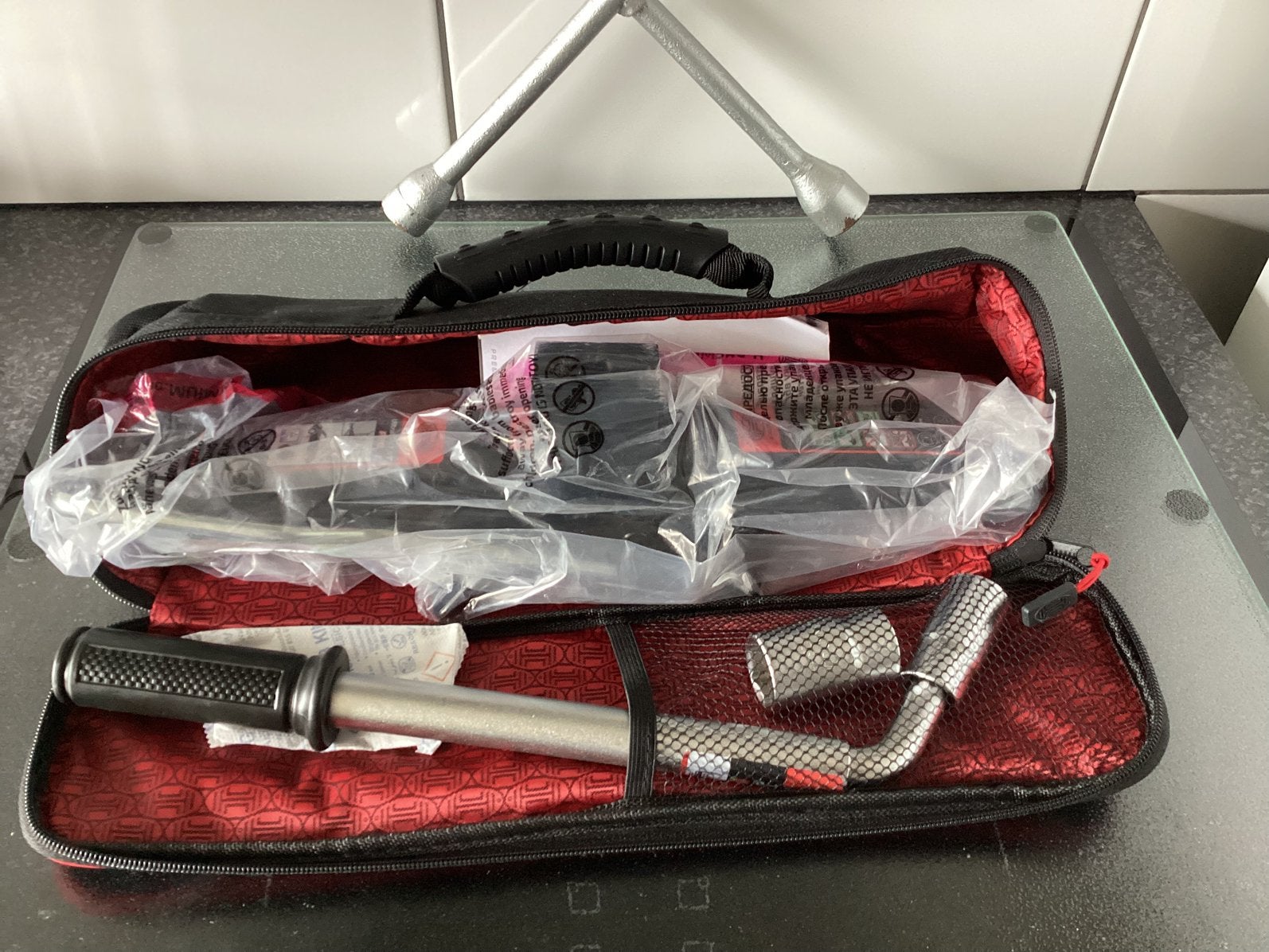 Nieuwe autokrik met kruissleutel, Ophalen of Verzenden, Nieuw, Garagekrik