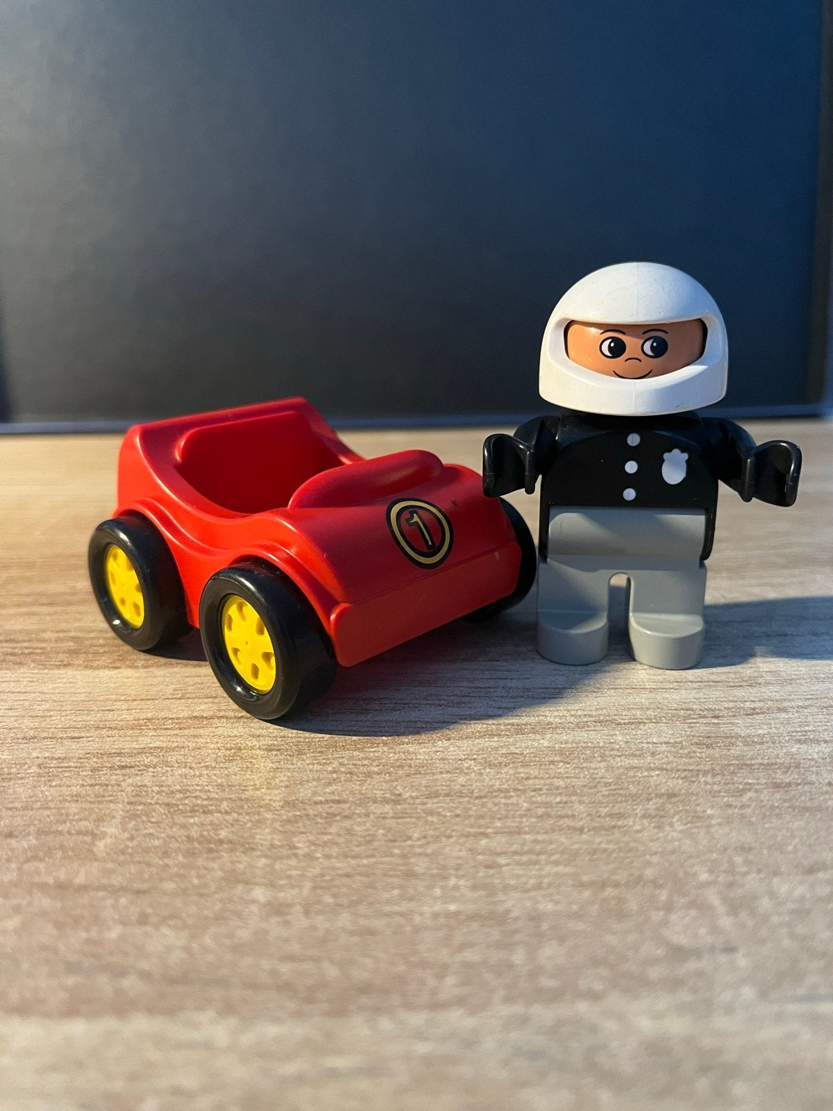 LEGO Duplo raceauto met coureur, Ophalen of Verzenden, Gebruikt