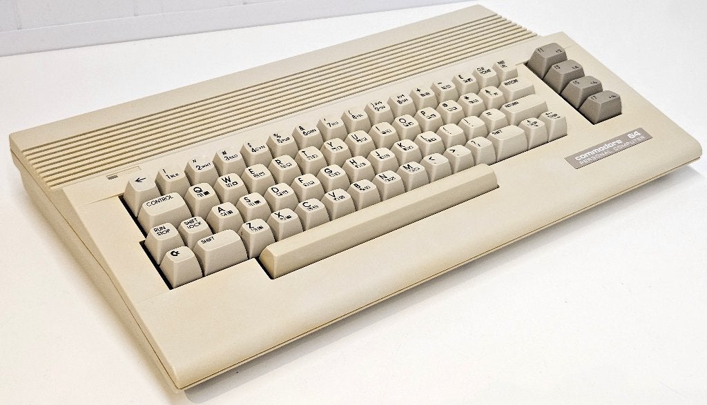 Lege Commodore 64 C Behuizing Inclusief Werkend Toetsenbord, Computers en Software, Vintage Computers, Ophalen of Verzenden, Commodore C 64