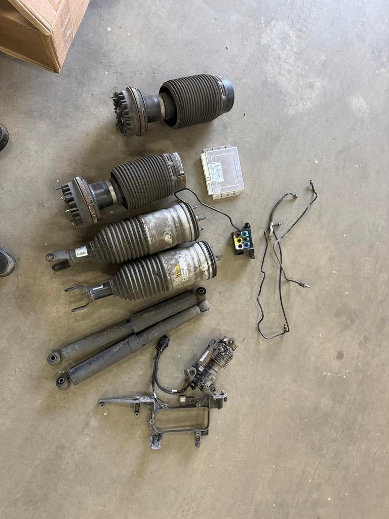 Luchtvering air suspension RAM 1500 Dodge set, Ophalen of Verzenden, Gebruikt, Dodge