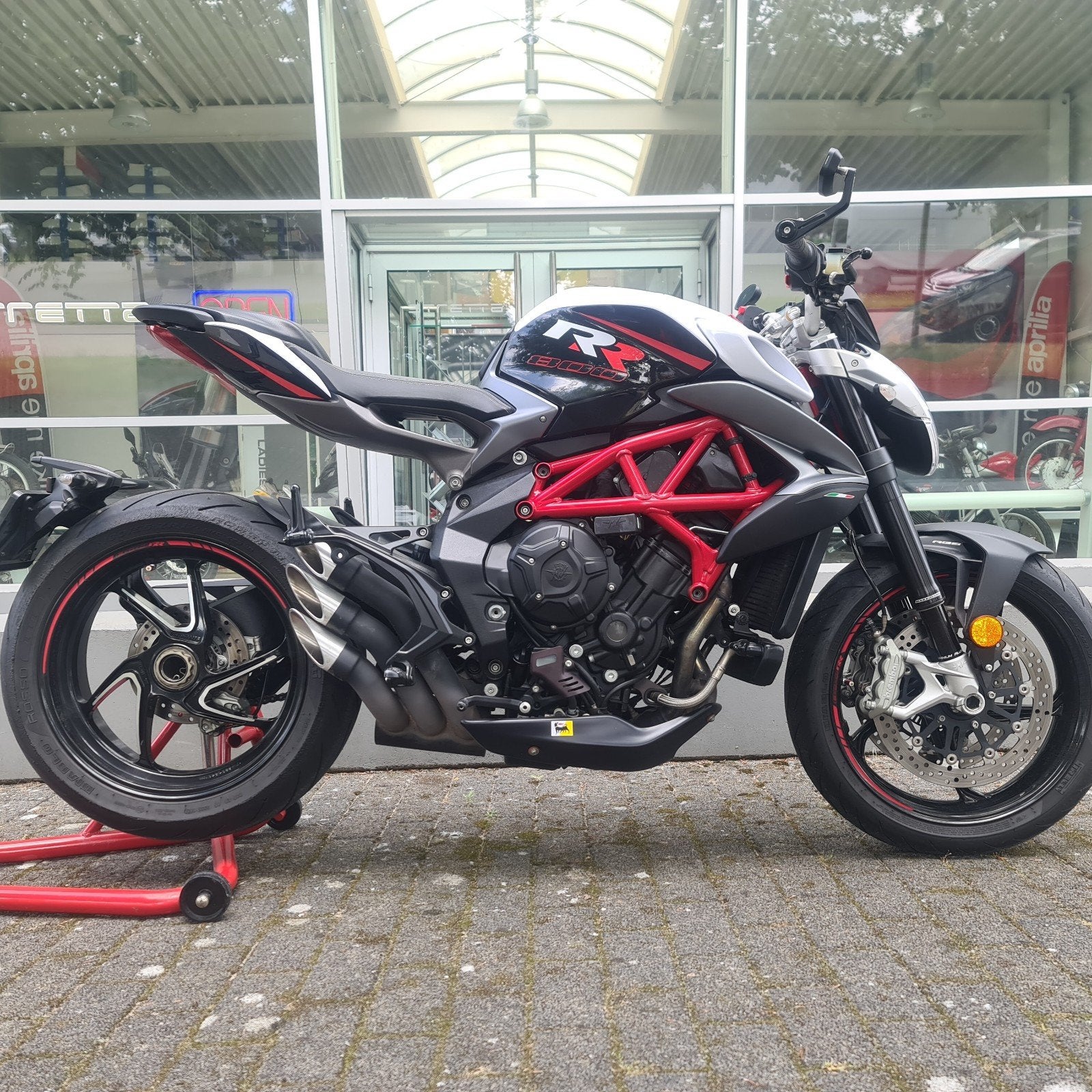 MV Agusta Problemen? Wij lossen ze wel op', Ophalen, MV Agusta