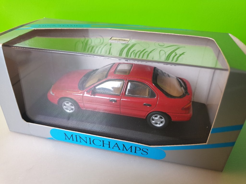 Minichamps - Ford Mondeo Hatchback [rood] 1/43 MIB, Hobby en Vrije tijd, Ophalen of Verzenden, Nieuw, Auto, MiniChamps