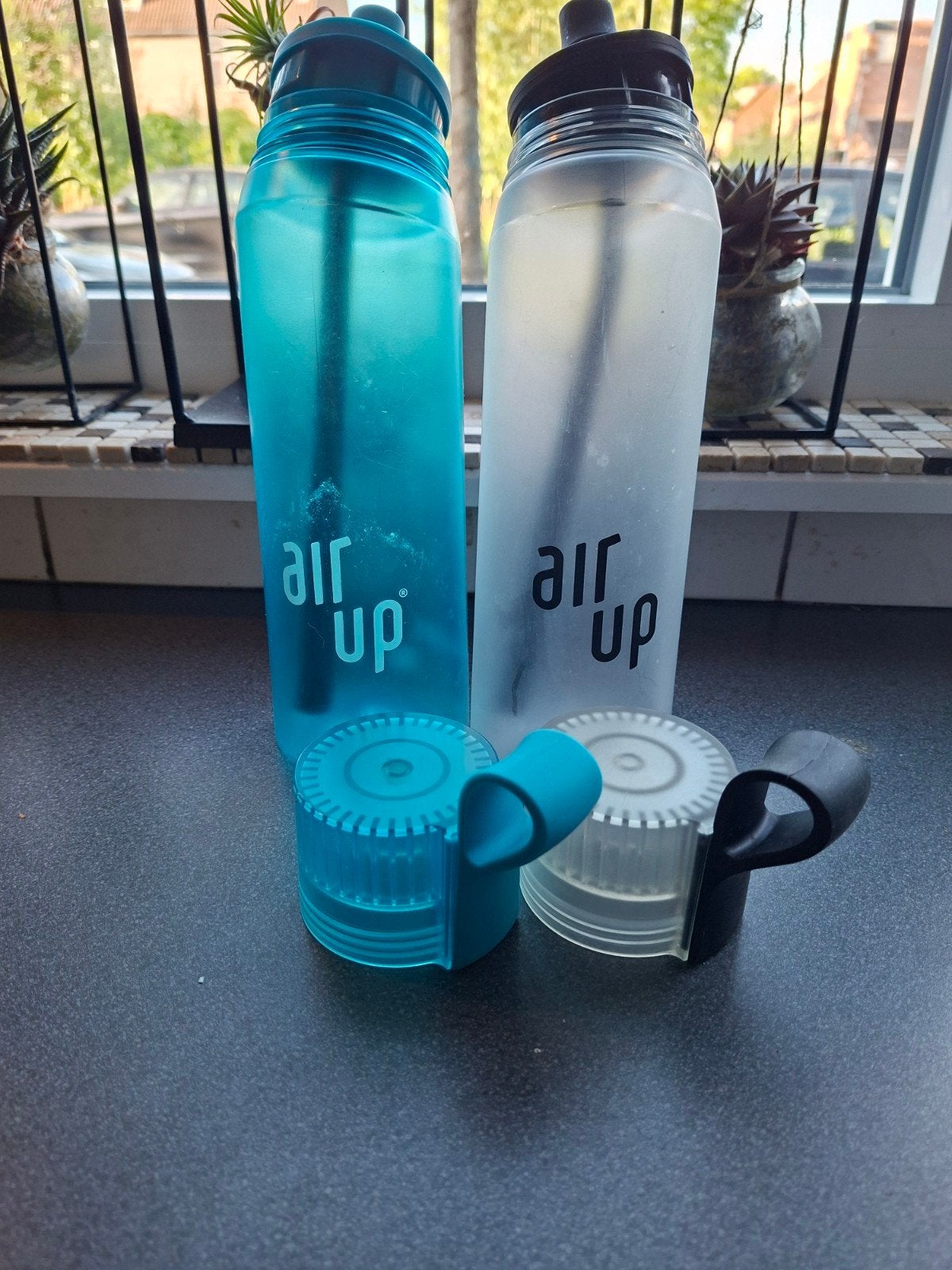 Air Up fles 2x (turquoise met stickerrestjes), Ophalen, Gebruikt