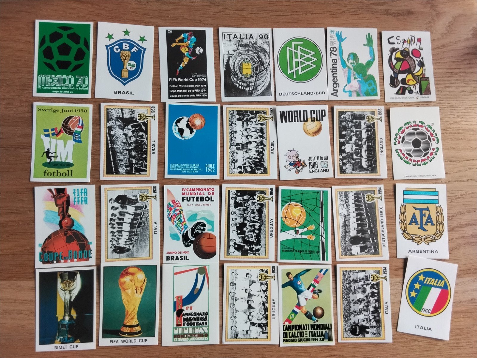 Panini World Cup Story stickers nummer 1 t/m 28, Ophalen of Verzenden, Zo goed als nieuw, Poster, Plaatje of Sticker