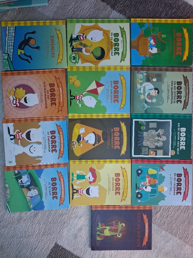 Borre Boeken partij, Ophalen of Verzenden, Zo goed als nieuw