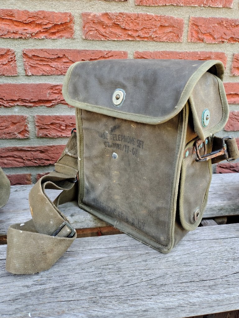 2x Veldtelefoon Amerikaans mod EE-8-B, Ophalen of Verzenden, Landmacht, Amerika