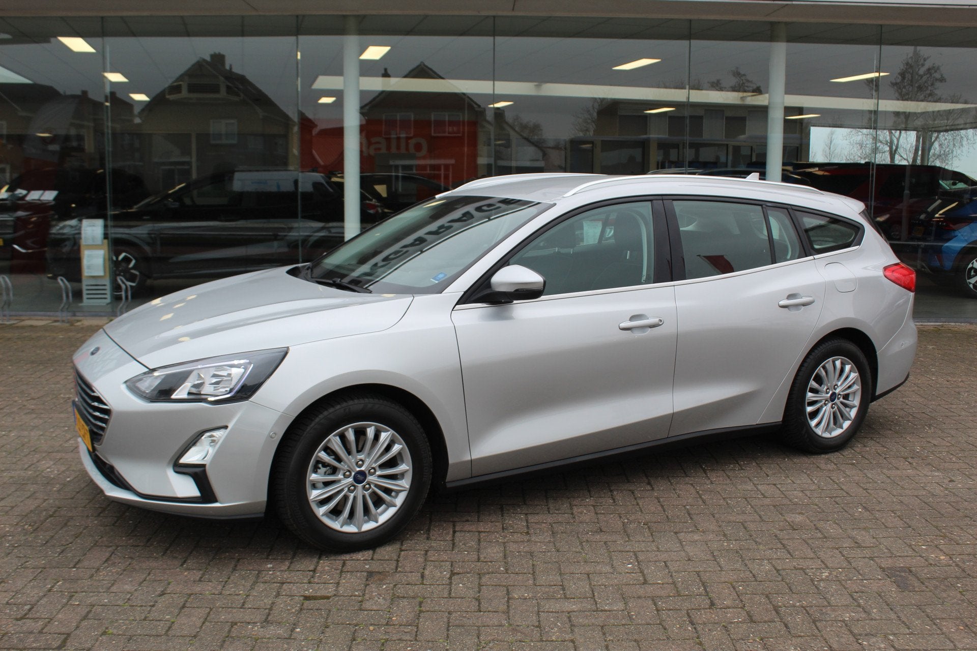 Ford FOCUS Wagon 1.0-125pk EcoBoost Mild-hybrid Titanium. Mo, Auto's, Ford, 12 maanden, Stof, Gebruikt, Origineel Nederlands
