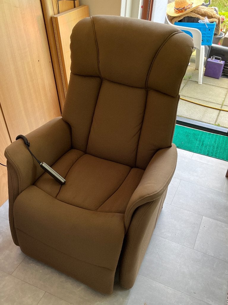 Luxe beweegbare fauteuil (als nieuw), Ophalen, Zie foto's, Overige materialen, 75 tot 100 cm