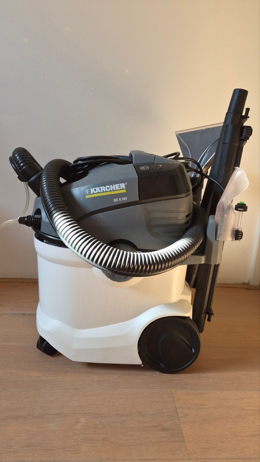 Kärcher SE 6.100 sproei extractie reiniger, Ophalen, Zo goed als nieuw, Waterstofzuiger