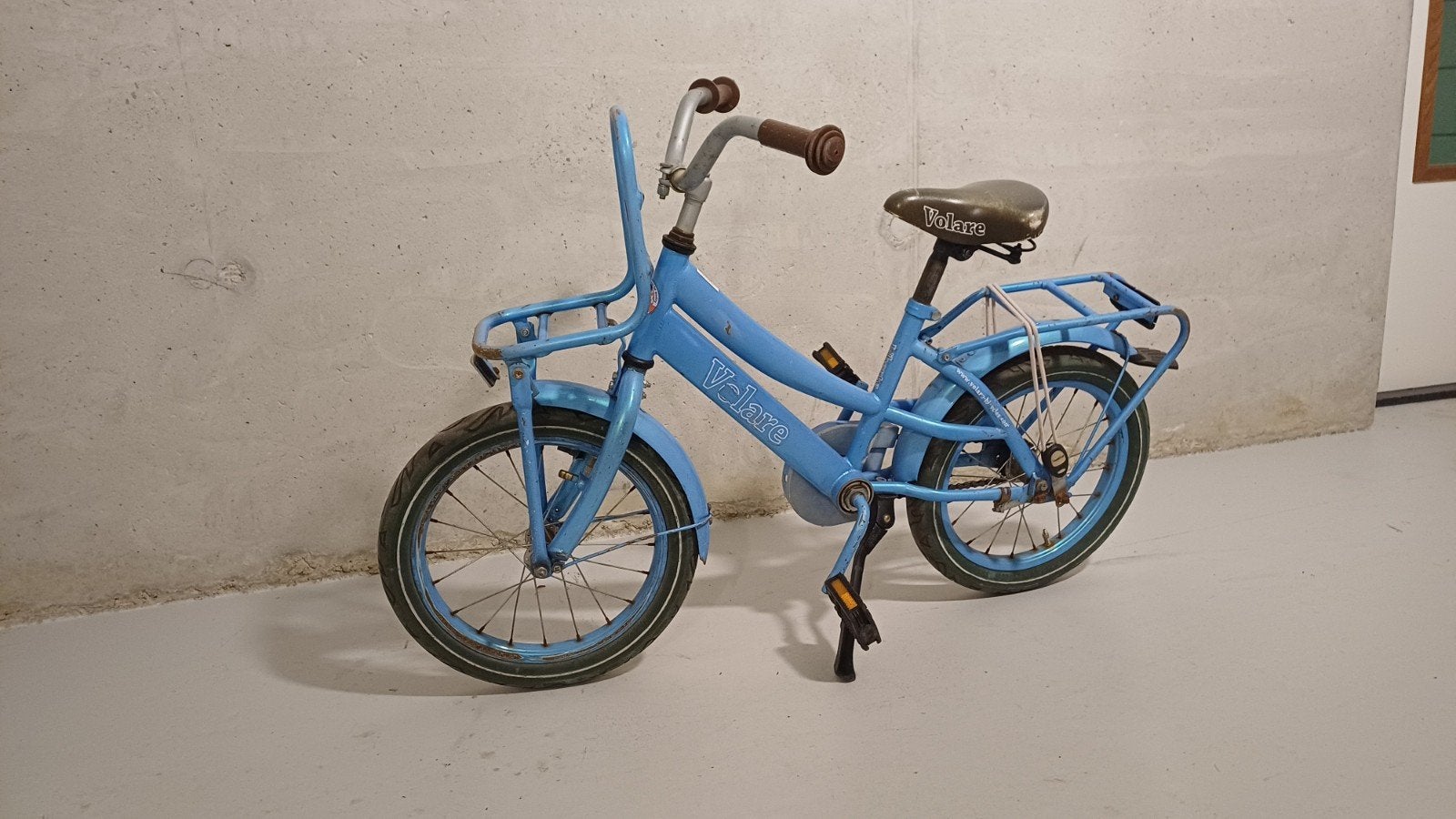 Volare kinderfiets 16 inch, Fietsen en Brommers, Ophalen, Terugtraprem, Zijwieltjes, Volare