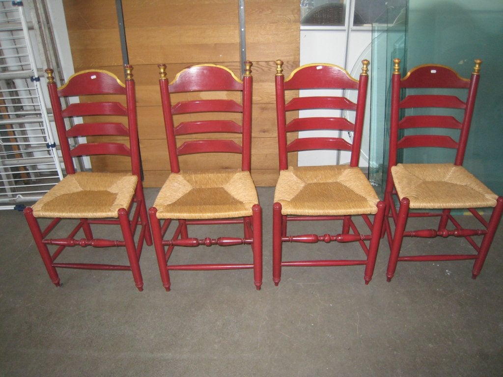 Vier rode biezenmatten eetkamerstoelen, Huis en Inrichting, Stoelen, Niet ingevuld, Gebruikt, Niet ingevuld, Niet ingevuld