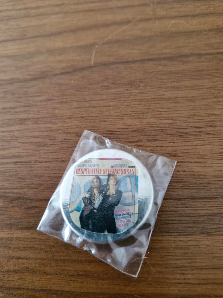 269 Madonna Desperately Seeking Susan button, Ophalen of Verzenden