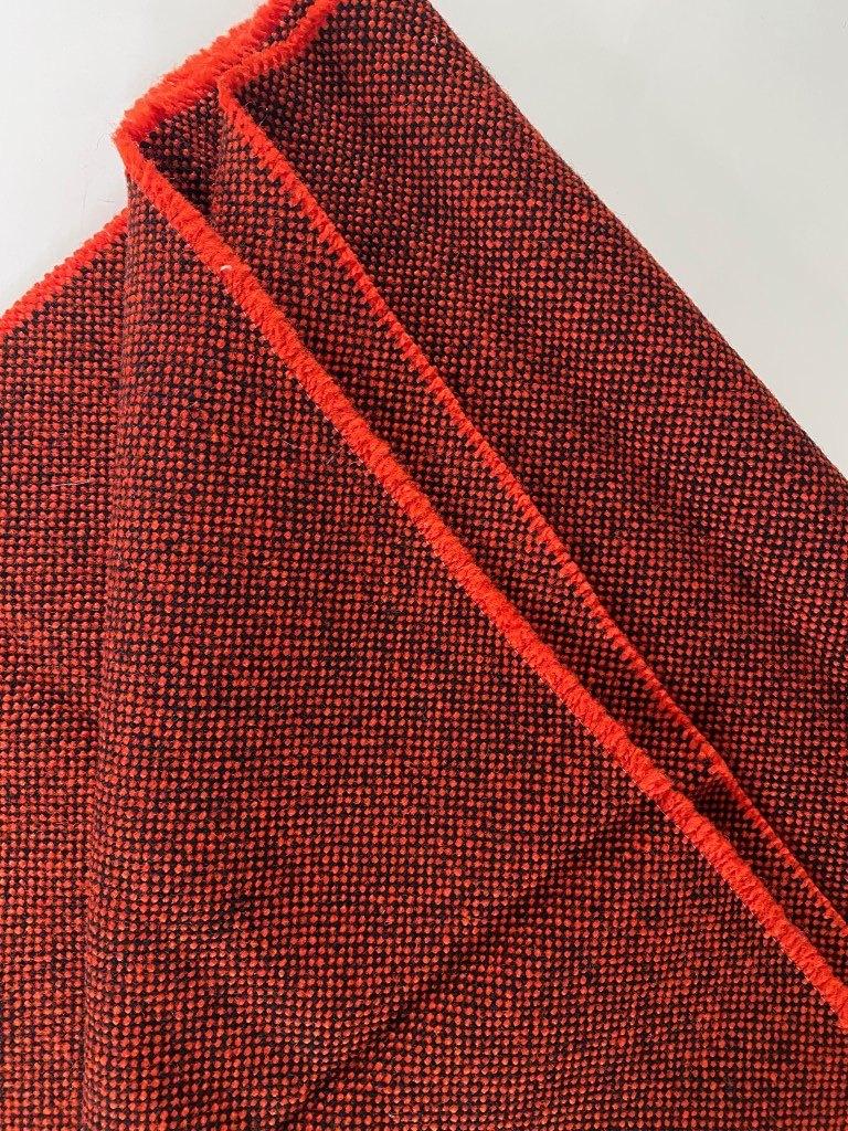 Kvadrat Hallingdal 65 596 restanten meubelstof; oranje+zwart, Wol, 120 cm of meer, Nieuw, Oranje