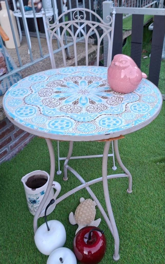 Metalen mozaïek tuinsetje, Bistro setje: tafel en stoel, Tuin en Terras, Ophalen, Overige materialen, Gebruikt, Bijzettafel