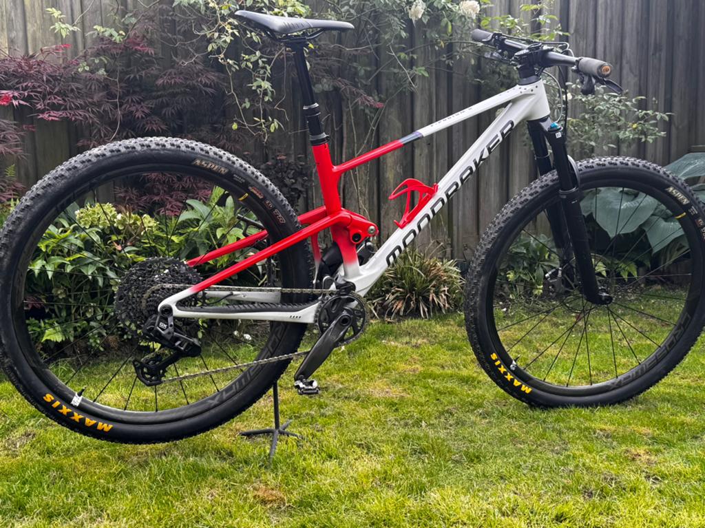 Mondraker F -podium R maat M, Overige merken, Ophalen of Verzenden, Zo goed als nieuw, Schijfrem