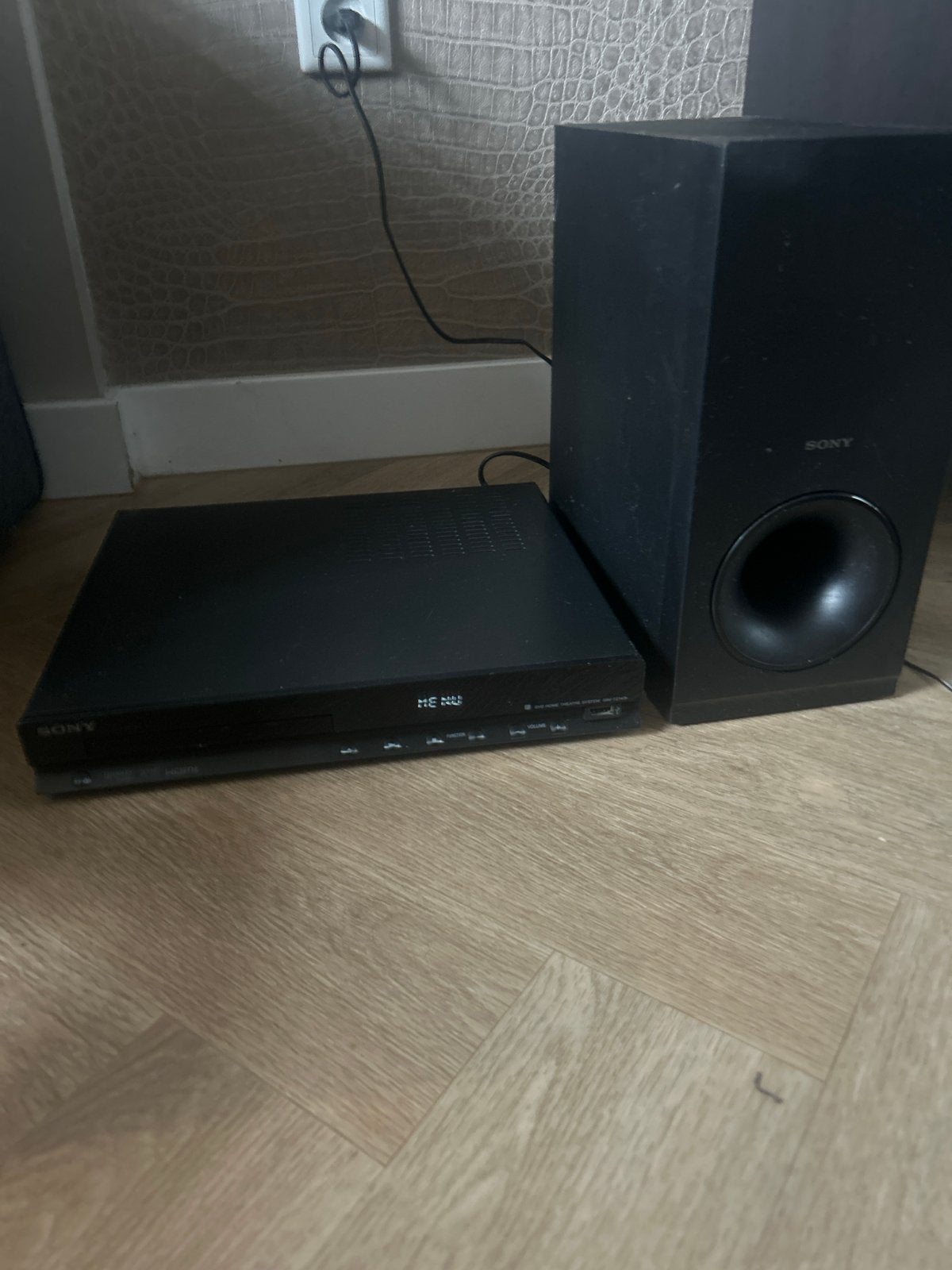 Sony DVD-speler met subwoofer, Ophalen of Verzenden, Minder dan 40 watt, Sony, Dvd-speler