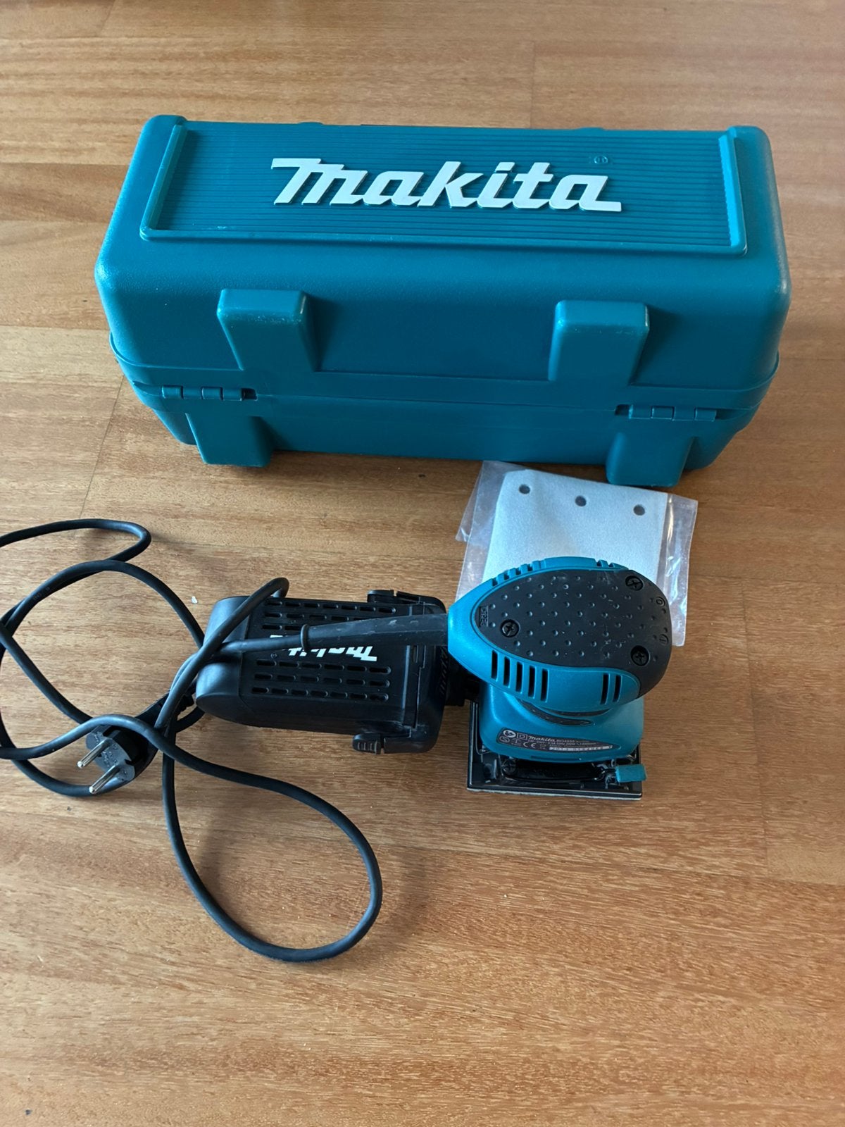 Makita schuurmachine, Ophalen, Gebruikt, Minder dan 700 watt, Rechte handslijpmachine