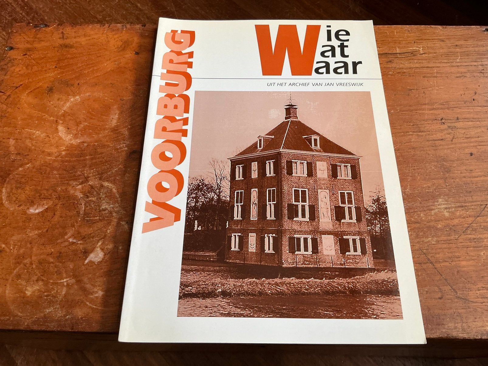 Voorburg - Wie Wat Waar, Ophalen of Verzenden