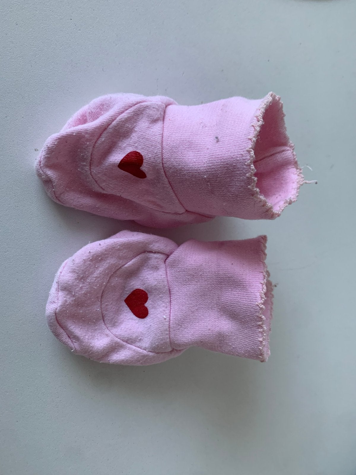 Roze babyslofjes met hartjes euro 0,95, Kinderen en Baby's, Babykleding | Schoentjes en Sokjes, Ophalen, Zo goed als nieuw, Meisje