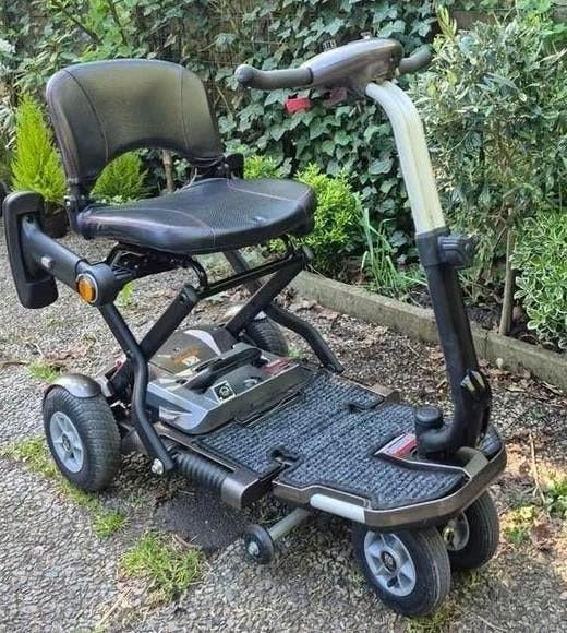 Mango Bobby deluxe opvouwbare scootmobiel, Diversen, Ophalen, Zo goed als nieuw, Mango, 10 km/u of minder