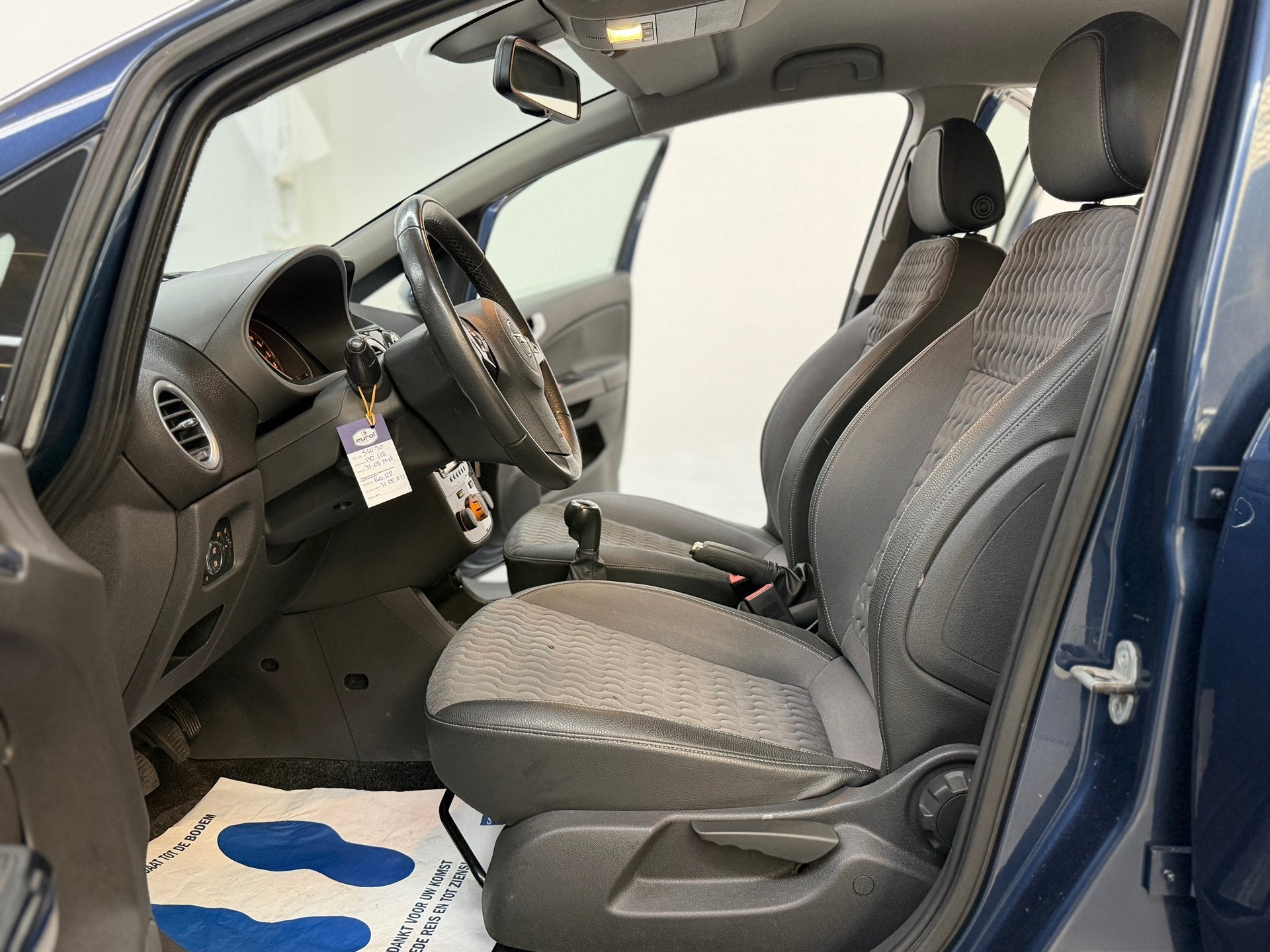 Foto 26 van Opel Corsa 1.4-16V Cosmo Navi Cruise NL Auto