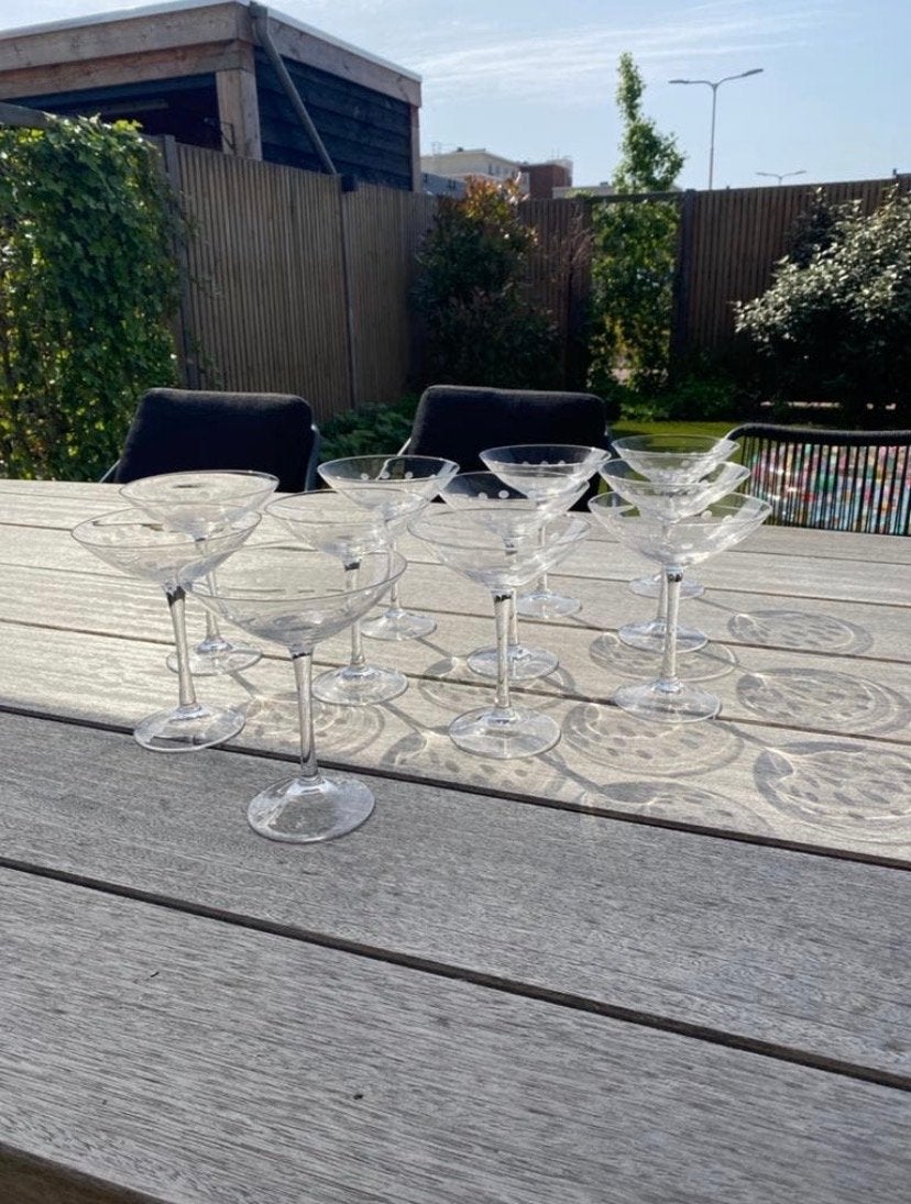 Set van 11 IKEA Skir champagnecoupes met stippen, Ophalen of Verzenden, Zo goed als nieuw, Glas, IKEA