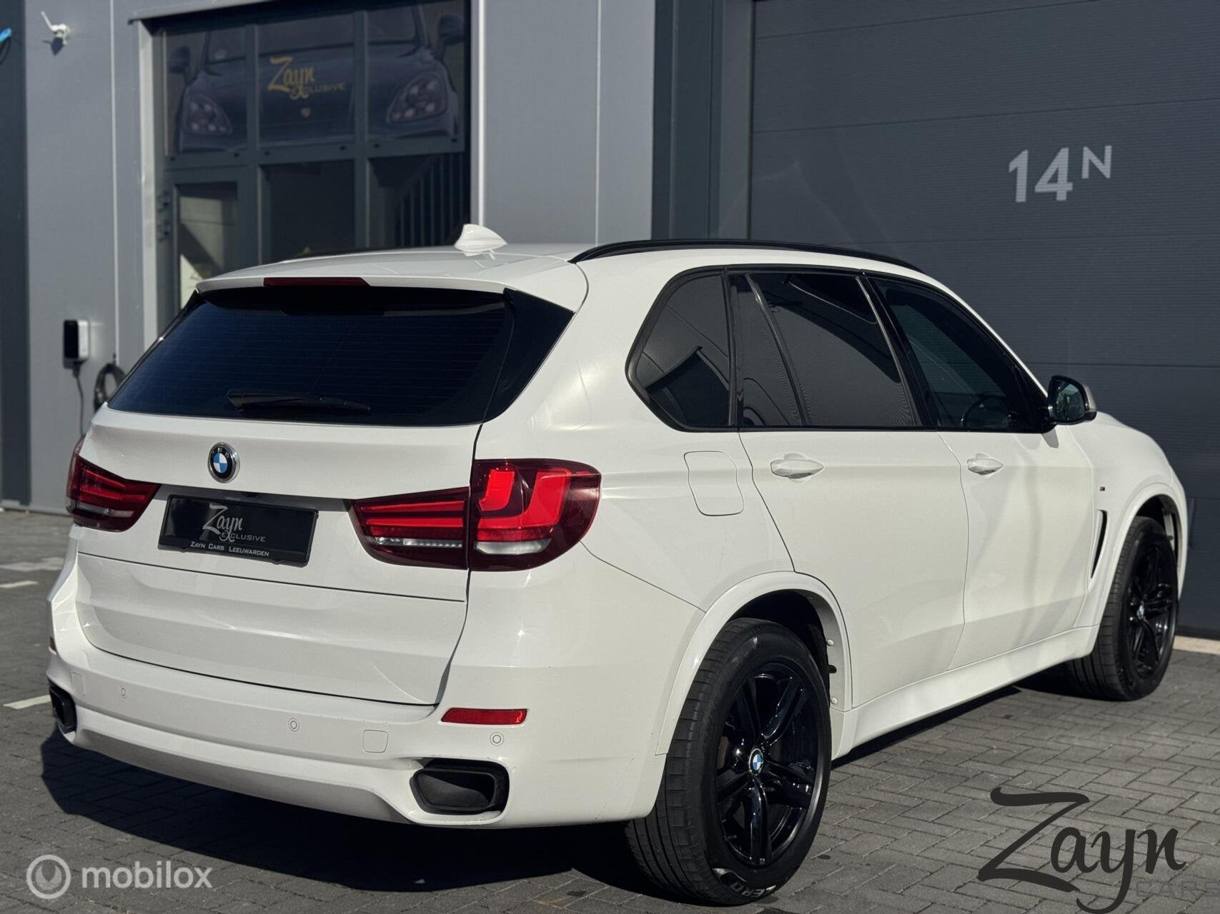 BMW X5 M50D | Grijs kenteken | Pano | HUD | Memory | H&K |, Auto's, 15 km/l, Gebruikt, Euro 6, 2993 cc