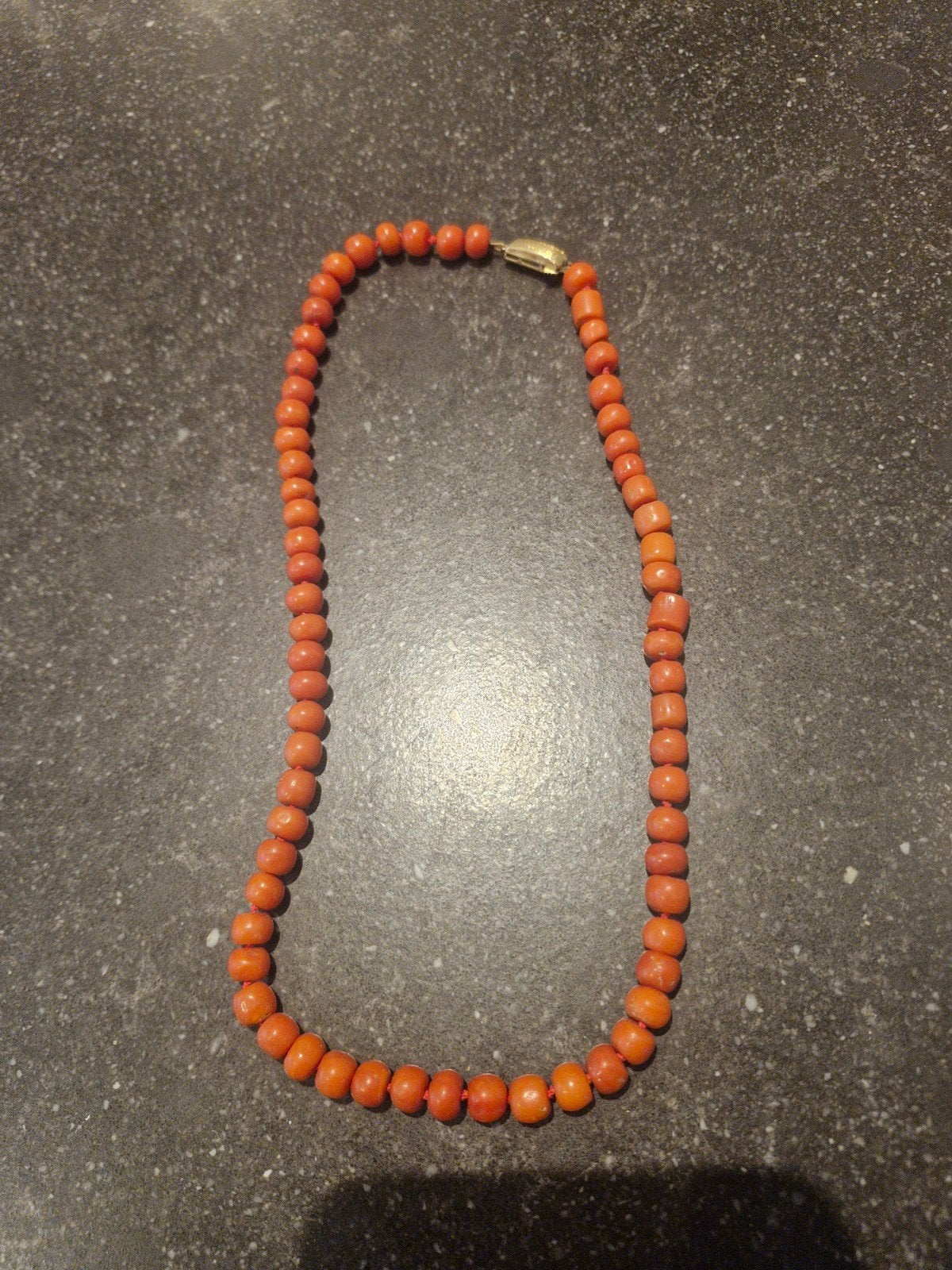 Prachtige dubbele bloedkoraal ketting - 47cm, 37,3g, Sieraden, Tassen en Uiterlijk, Kettingen, Ophalen of Verzenden, Rood, Steen of Mineraal