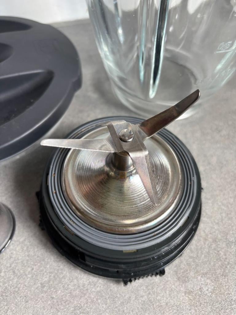 Bosch mes van blender bij Bosch MUM 86 keukenmachine, Witgoed en Apparatuur, Keukenmixers, Gebruikt, 1 tot 2 liter, 3 snelheden of meer
