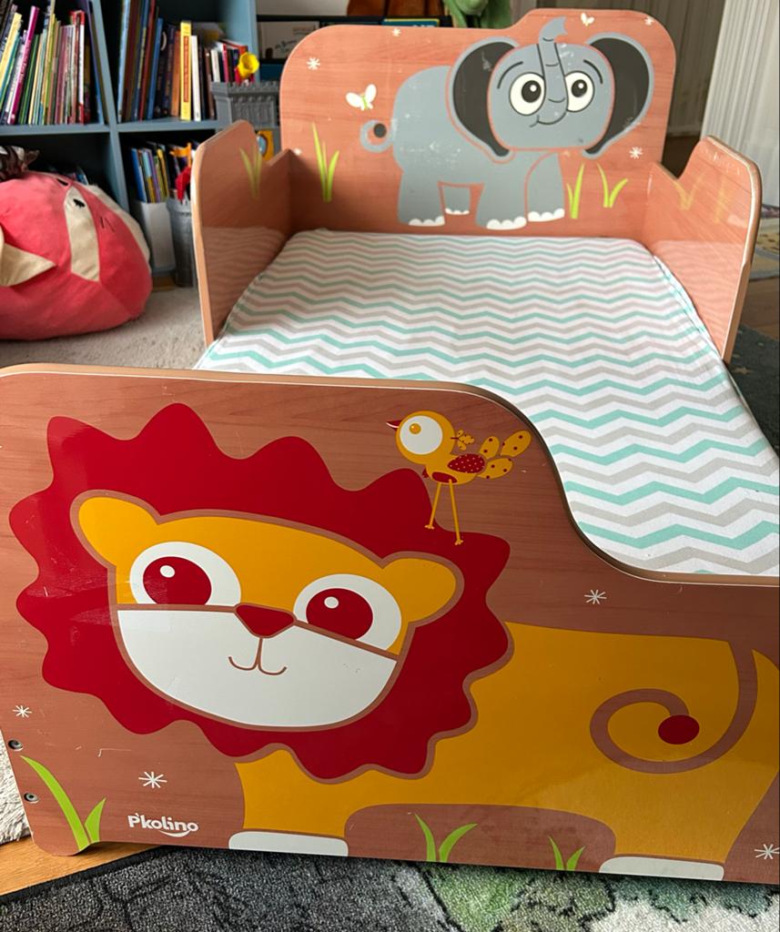 Kinderbed met matras en beddengoed (Winnie de Poeh), Kinderen en Baby's, Ophalen, Gebruikt, 70 tot 85 cm, 140 tot 160 cm
